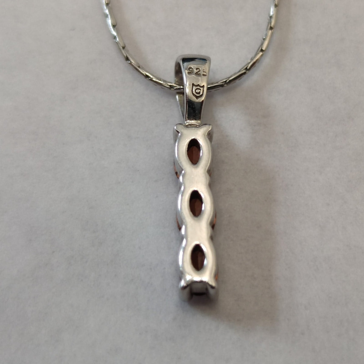 925 Sterling Silver Red Garnet Pendant Necklace 45cm Stamped January COA 2.8g