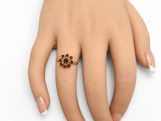 9ct Gold Ring Garnet Flower Cluster Hallmark Size J 1.8g
