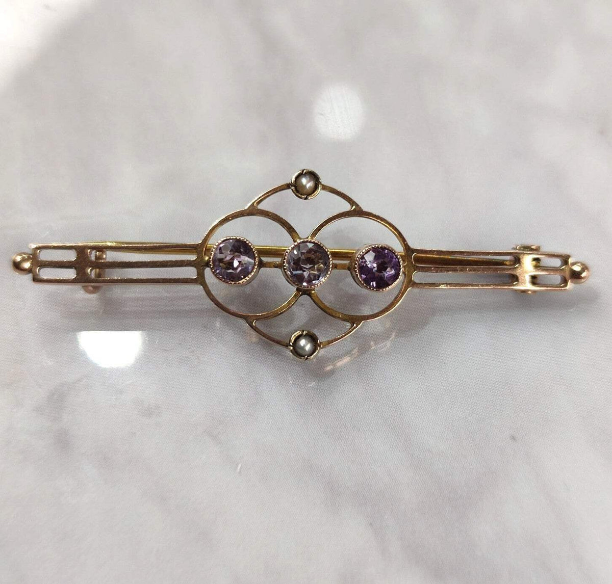 9ct Yellow Gold Victorian Brooch Amethyst and Pearl Stones Hallmarked