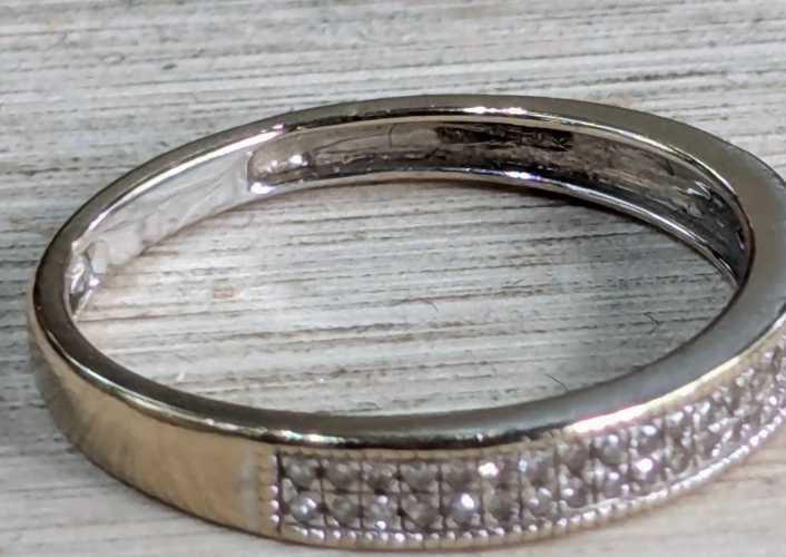 18ct White Gold Wedding Band Ring Diamond 0.12ct Stones Size M 1/2 Hallmarked 2g