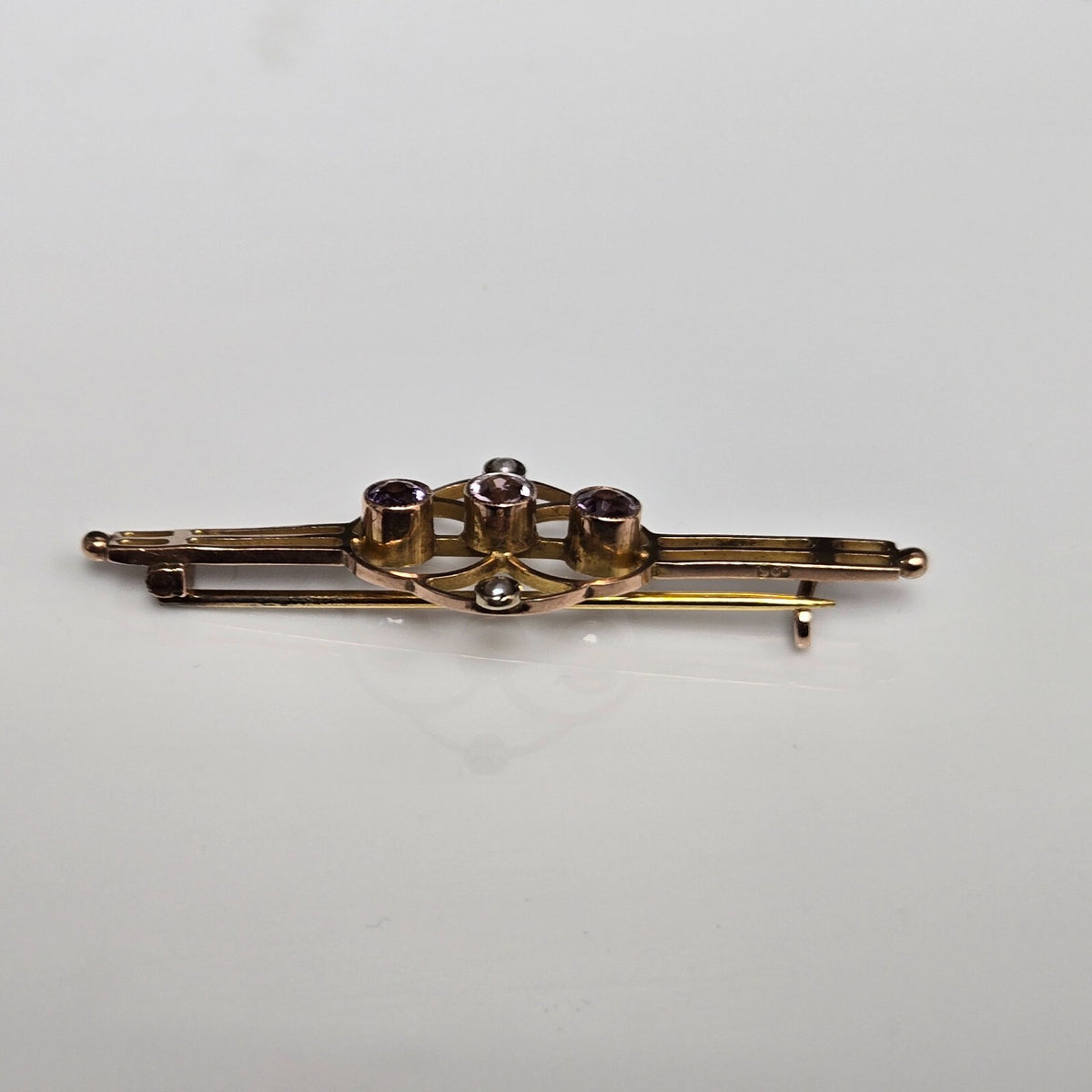 9ct Yellow Gold Victorian Brooch Amethyst and Pearl Stones Hallmarked