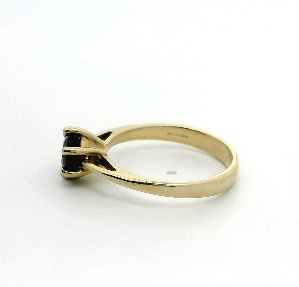 9ct Gold Ring Garnet Stone Solitaire UK Hallmark Size N 2.8g January Birthstone