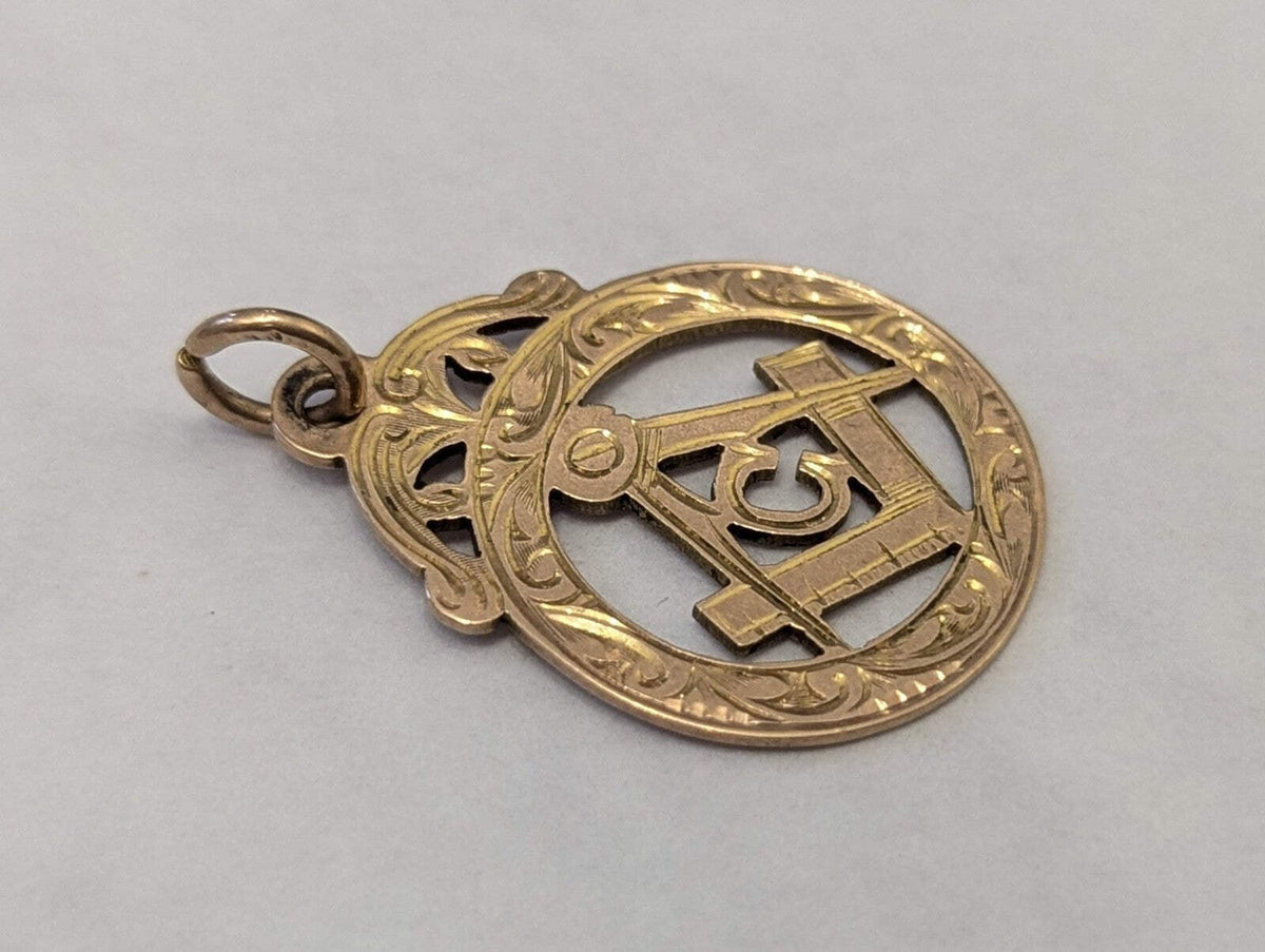 9ct Yellow Gold Masonic Fob Full Hallmarked J. Burns 1912 Size 23mm x 35mm 3.9g