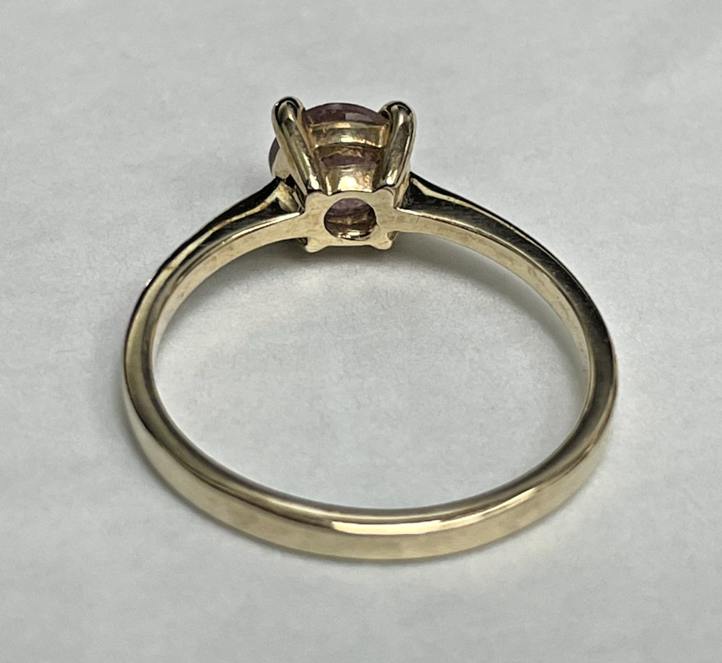 9ct Gold Ring Quartz Solitaire Hallmarked Size N 1.9g