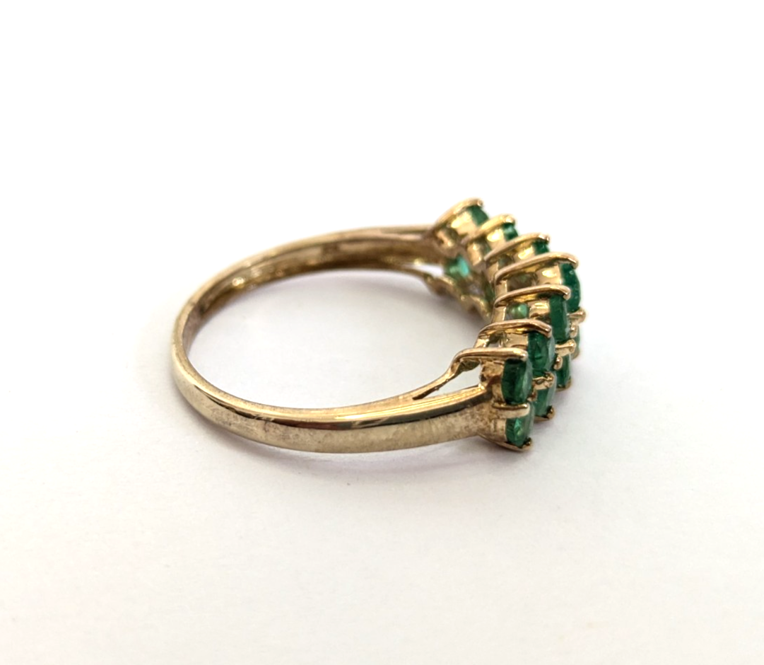 9ct Gold Ring Emerald Green 14x Hallmarked Size Q 2.5g