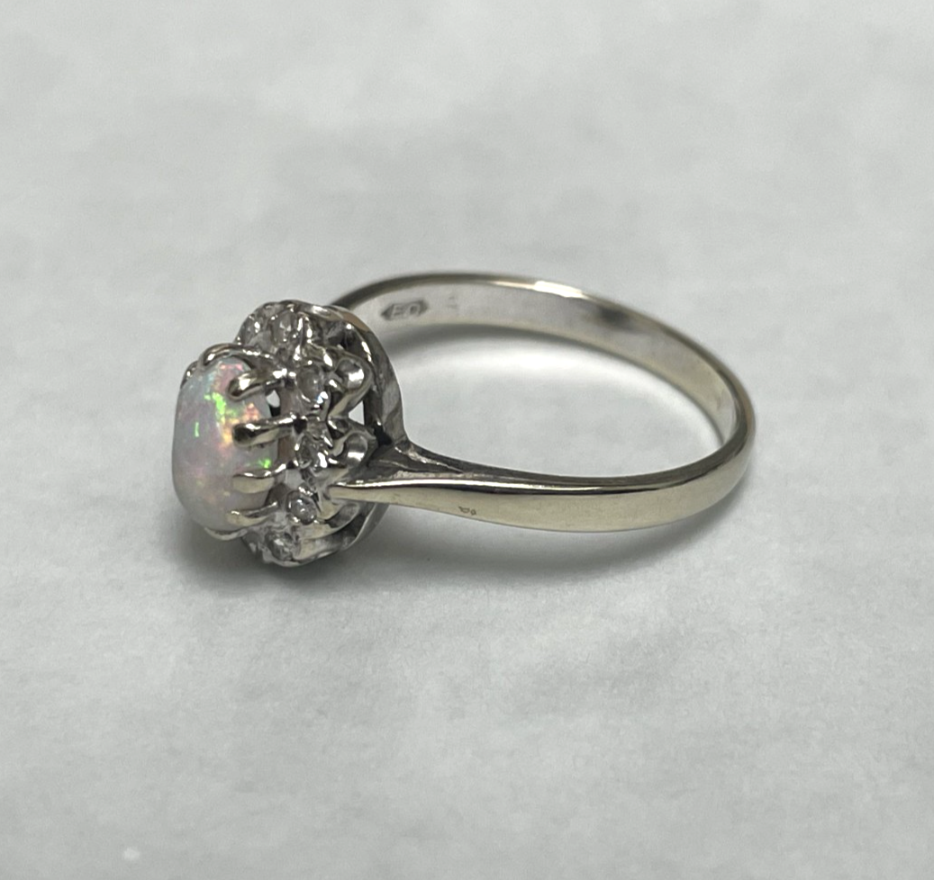 18ct White Gold Ring Opal and Diamond 1972 Hallmark Size N Vintage