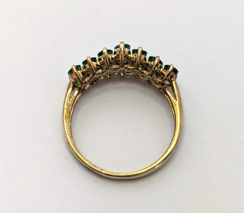 9ct Gold Ring Emerald Green 14x Hallmarked Size Q 2.5g