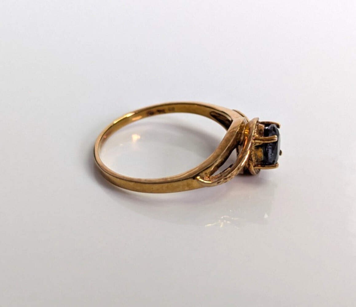 9ct Gold Ring Sapphire Blue 2005 Hallmark Size N 1/2