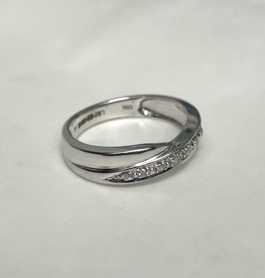 9ct White Gold Ring Diamond Hallmark Size J 1/2