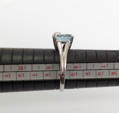 9ct White Gold Ring Oval Blue Topaz Solitaire Size Q 1/2 3.8g Hallmarked