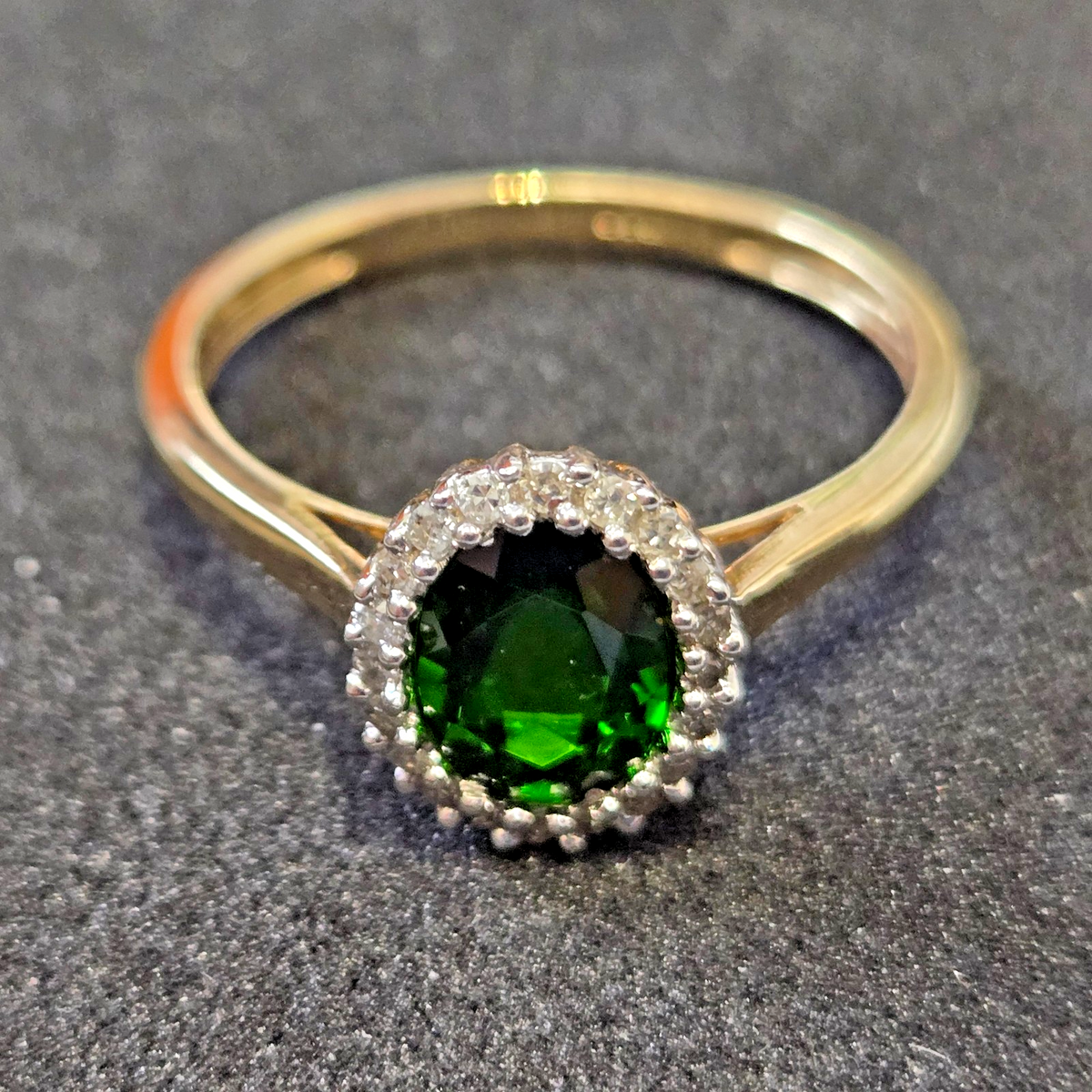 9ct Gold Ring Diopside and Diamonds Hallmarked Size S