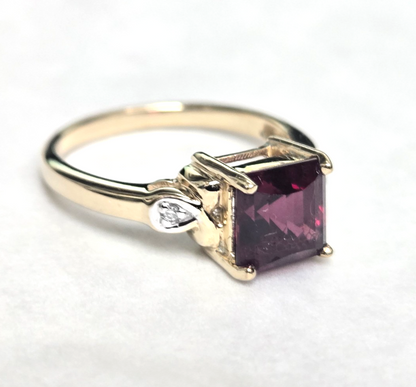 9ct Gold Garnet Diamond Ring Size N 1/2 Square Solitaire Hallmark 375 3g