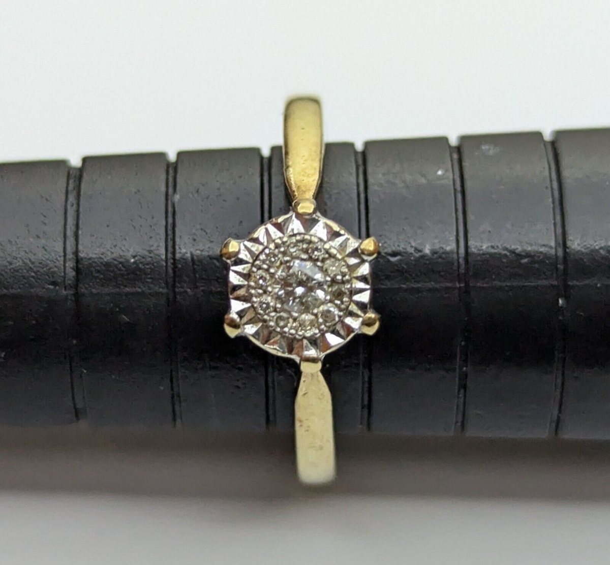 9ct Gold Ring Diamond Stones Size L Hallmarked Cluster Setting 2.7g