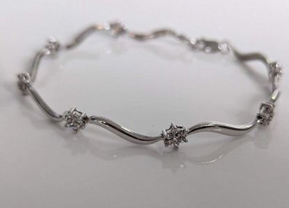 9ct White Gold Bracelet 48 Cubic Zirconia Stones 375 Stamped 18cm Long