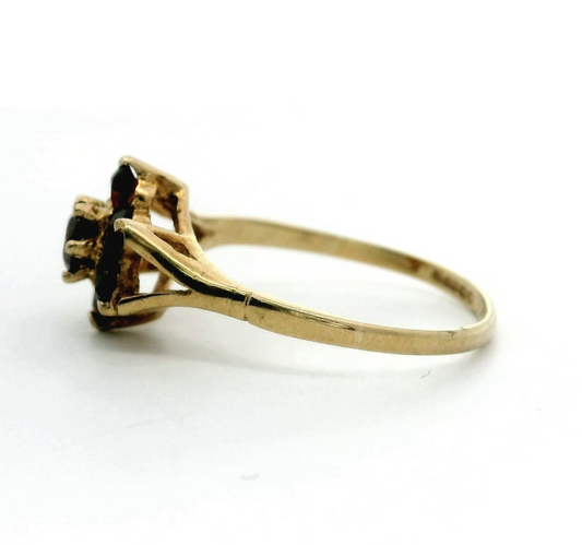 Garnet 9ct Yellow Gold Ring Hallmarked Size P 1/2 1.8g Floral Cluster Red Stones