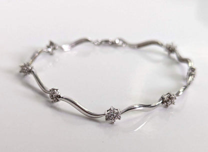 9ct White Gold Bracelet 48 Cubic Zirconia Stones 375 Stamped 18cm Long
