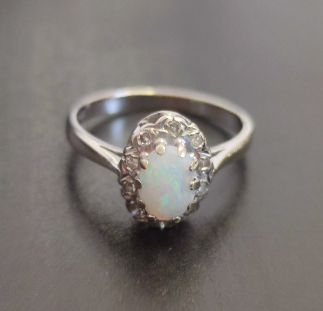 18ct White Gold Ring Opal and Diamond 1972 Hallmark Size N Vintage
