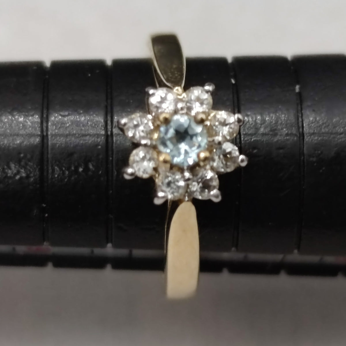 9ct Gold Aquamarine CZ Ring Size N 1/2 Hallmarked 375 Cluster 3.5g