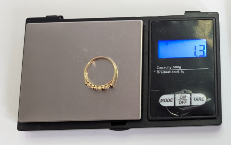 9ct Gold Ring Garnet Cubic Zirconia Hallmarked Size P 1.3g