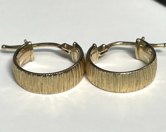 9ct Yellow Gold Small Cuff Earrings 375 Gold Stamped Size 13mm x 13mm