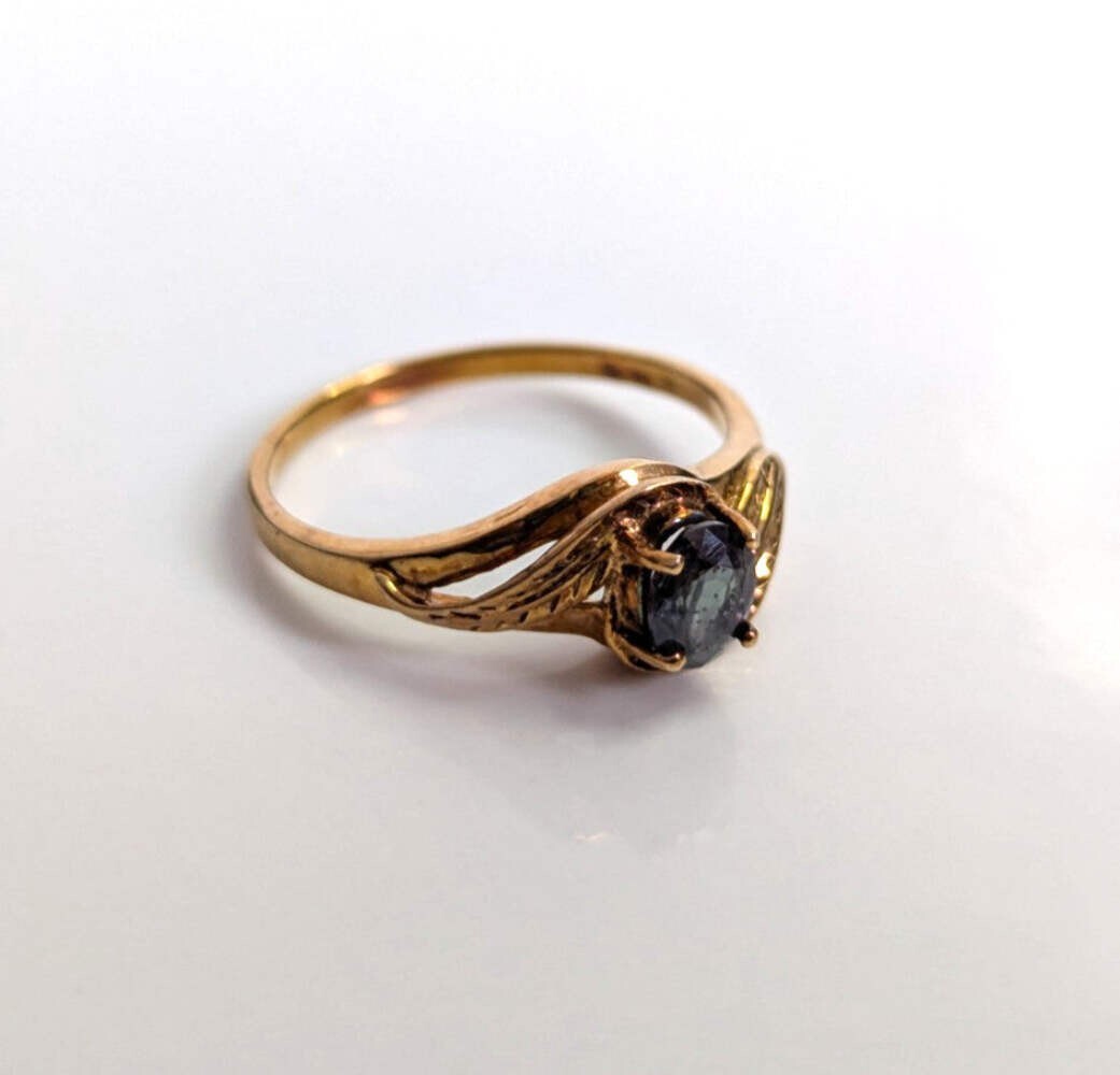 9ct Gold Ring Sapphire Blue 2005 Hallmark Size N 1/2