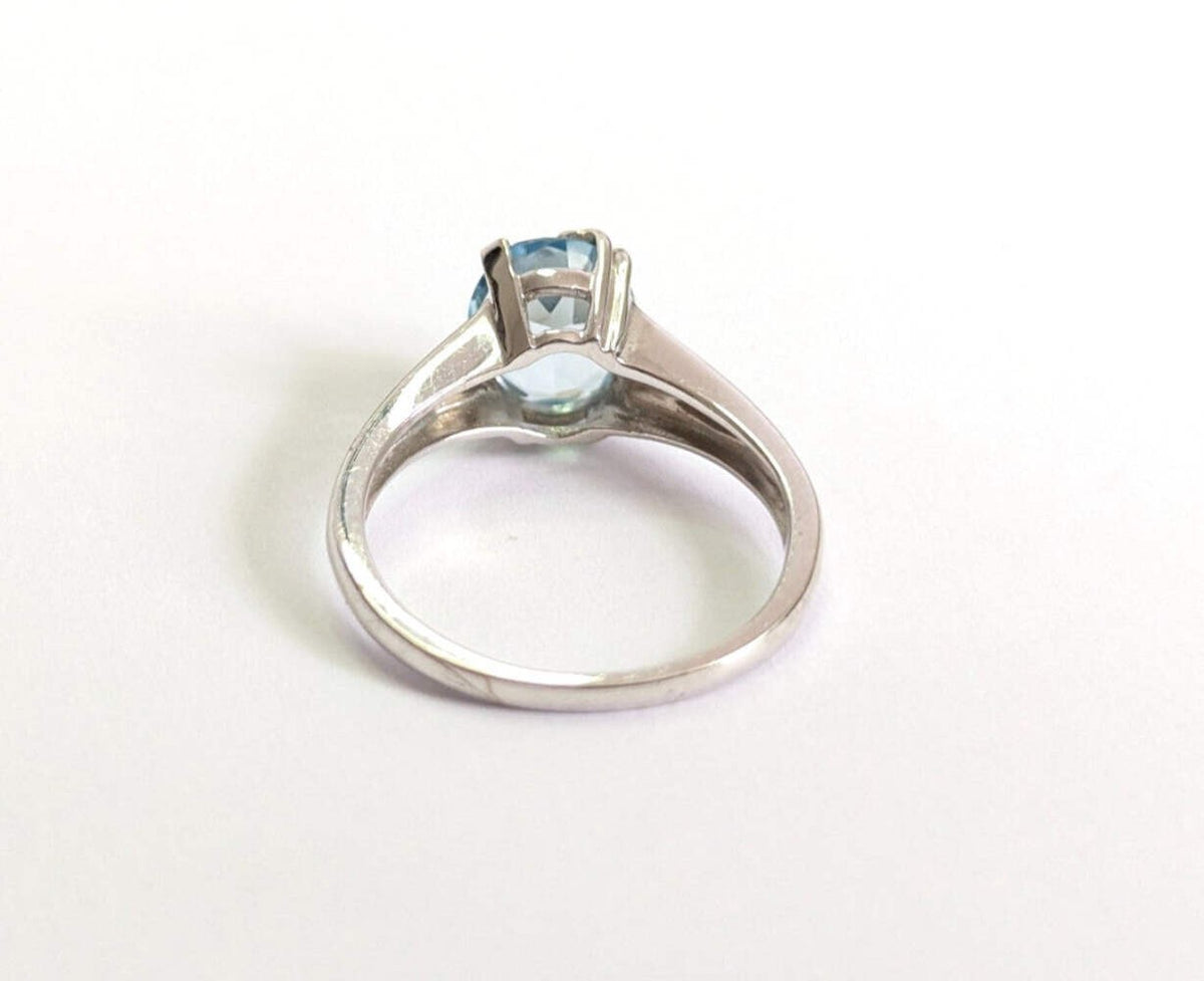 9ct White Gold Ring Oval Blue Topaz Solitaire Size Q 1/2 3.8g Hallmarked