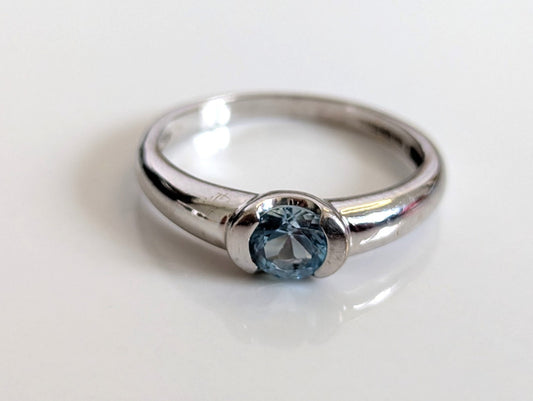 9ct White Gold Blue Topaz Ring Solitaire Hallmarked Size N