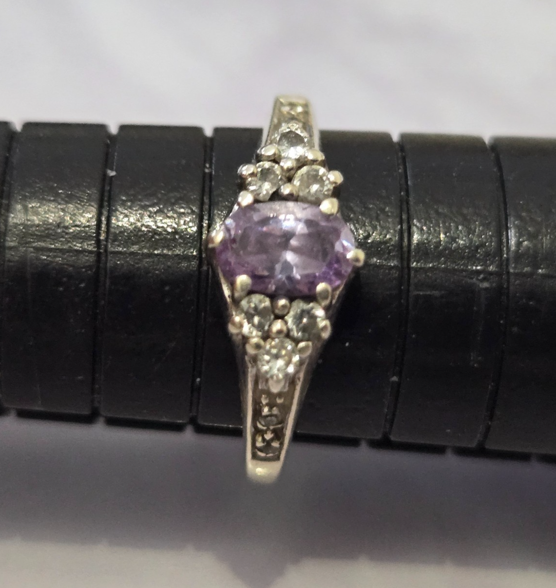 9ct Yellow Gold Ring Cubic Zirconia Stones Authentic Hallmark Ring Size M