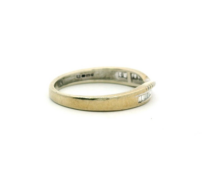 9ct Gold Ring Diamond Hallmarked Size K 1.7g