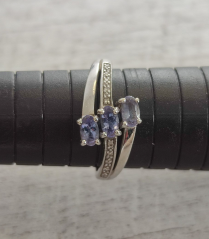 Tanzanite and Diamonds Ring 9ct White Gold UK Hallmark Size R 1/2 2.9g