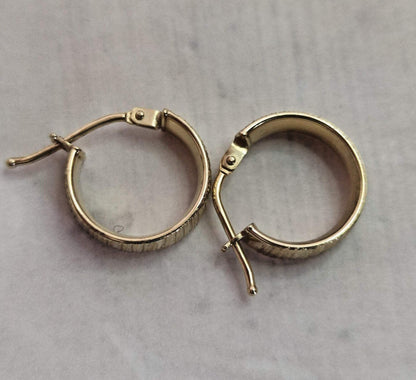 9ct Yellow Gold Small Cuff Earrings 375 Gold Stamped Size 13mm x 13mm