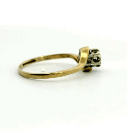 Vintage 9ct Gold Ring Diamond 0.10ct Gemstone Hallmark Size R illusion Crossover