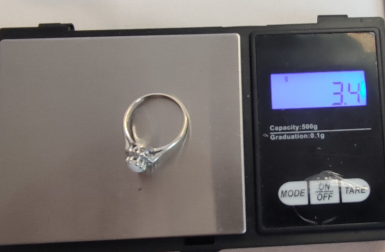 18ct White Gold Ring Opal and Diamond 1972 Hallmark Size N Vintage