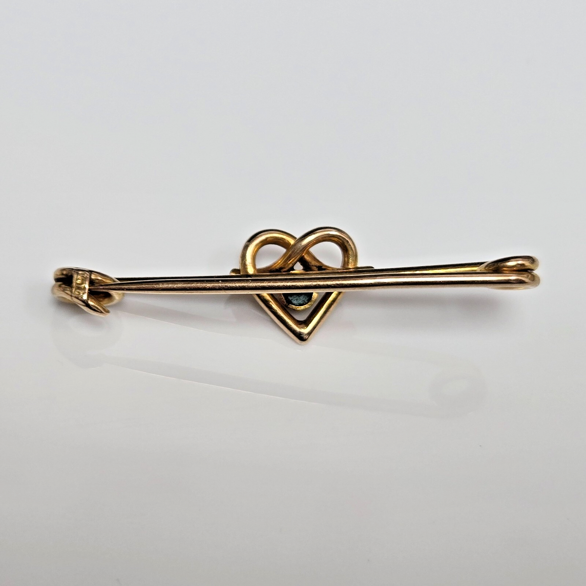 9ct Yellow Gold Heart Brooch Turquoise Stone Hallmarked Size 43mm x 10mm