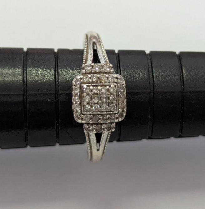 Silver Engagement Ring Diamond 925 Hallmarked Size K 1/2 2.1g