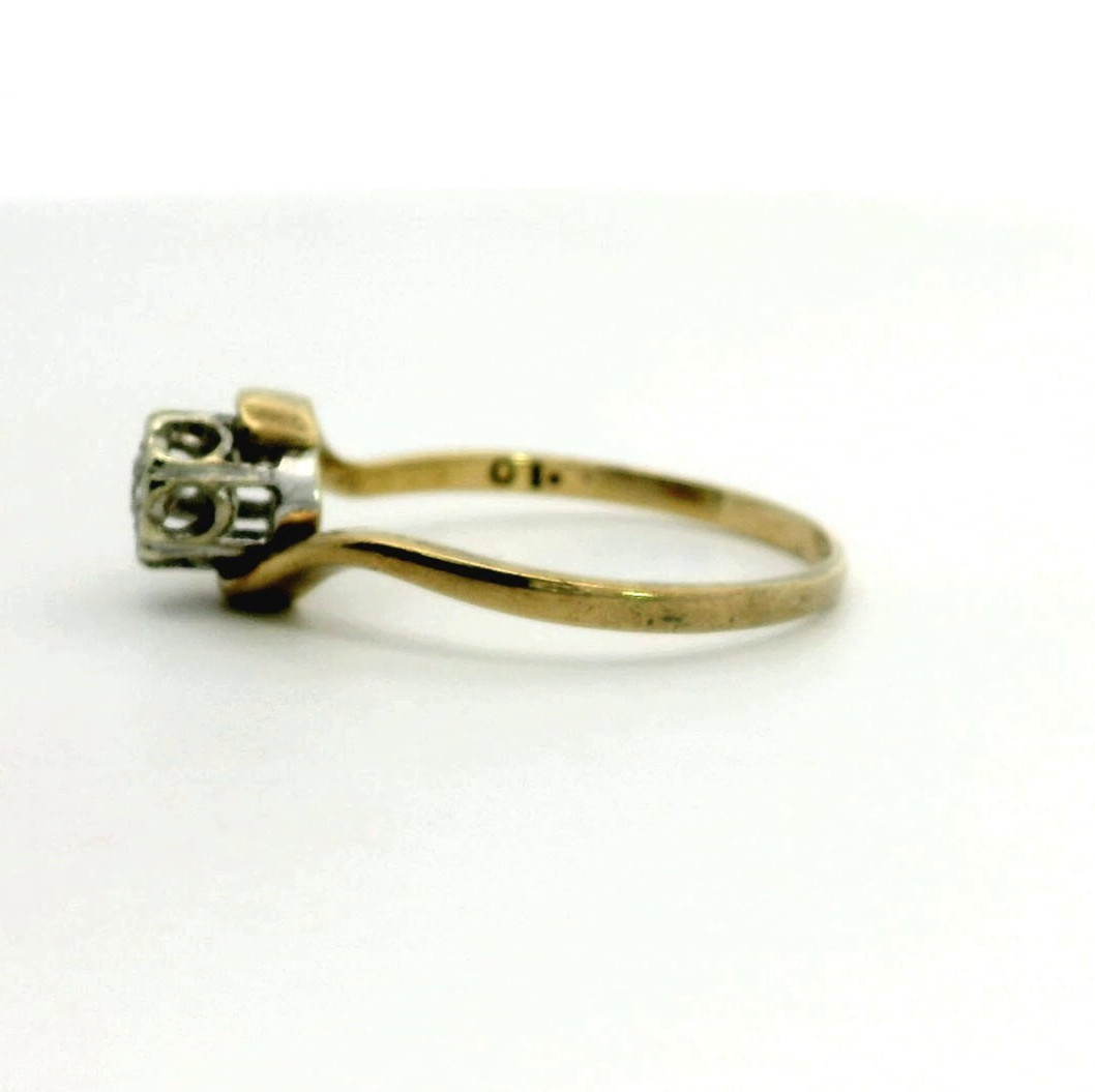 Vintage 9ct Gold Ring Diamond 0.10ct Gemstone Hallmark Size R illusion Crossover
