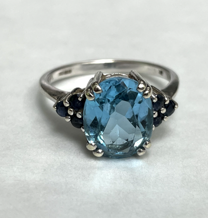 9ct White Gold Ring Topaz And Sapphire Hallmark Size N