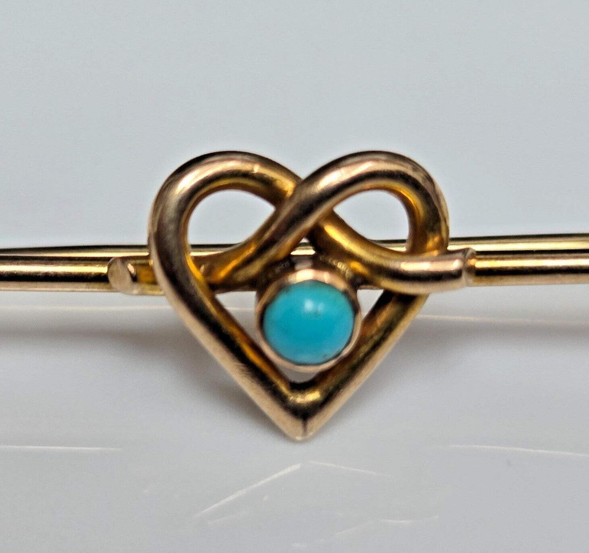 9ct Yellow Gold Heart Brooch Turquoise Stone Hallmarked Size 43mm x 10mm