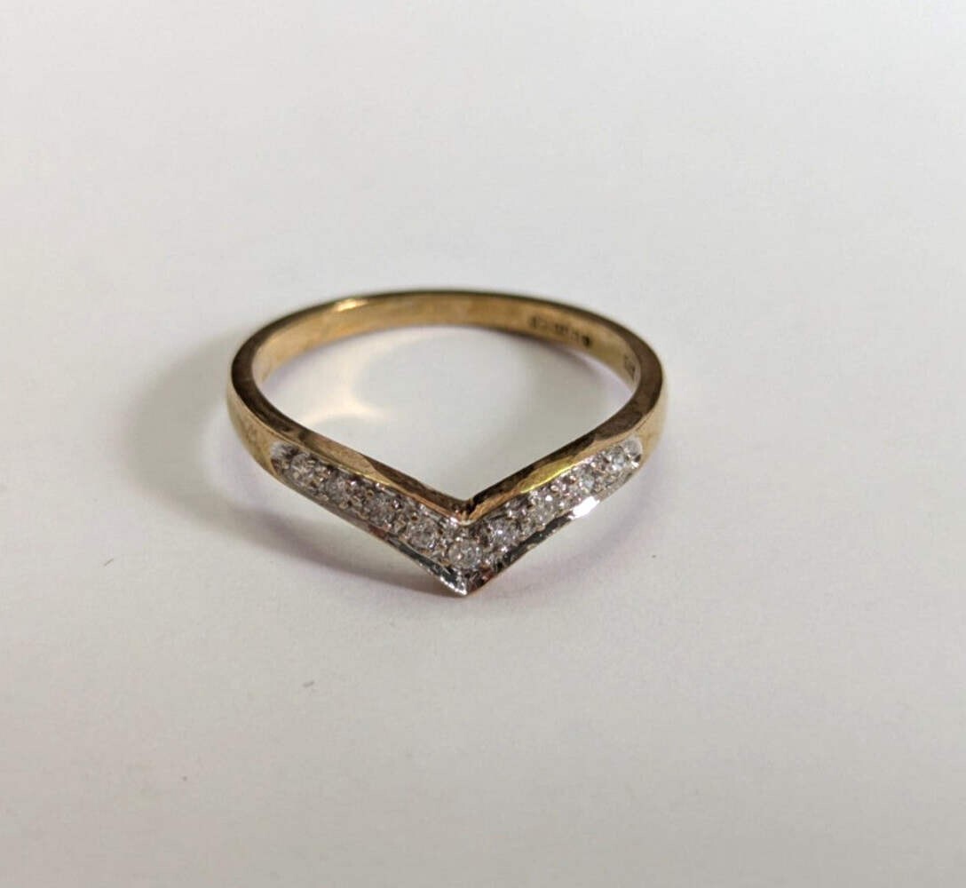 9ct Gold Ring Diamond Wishbone Size M 1/2 1.7g April Birthstone