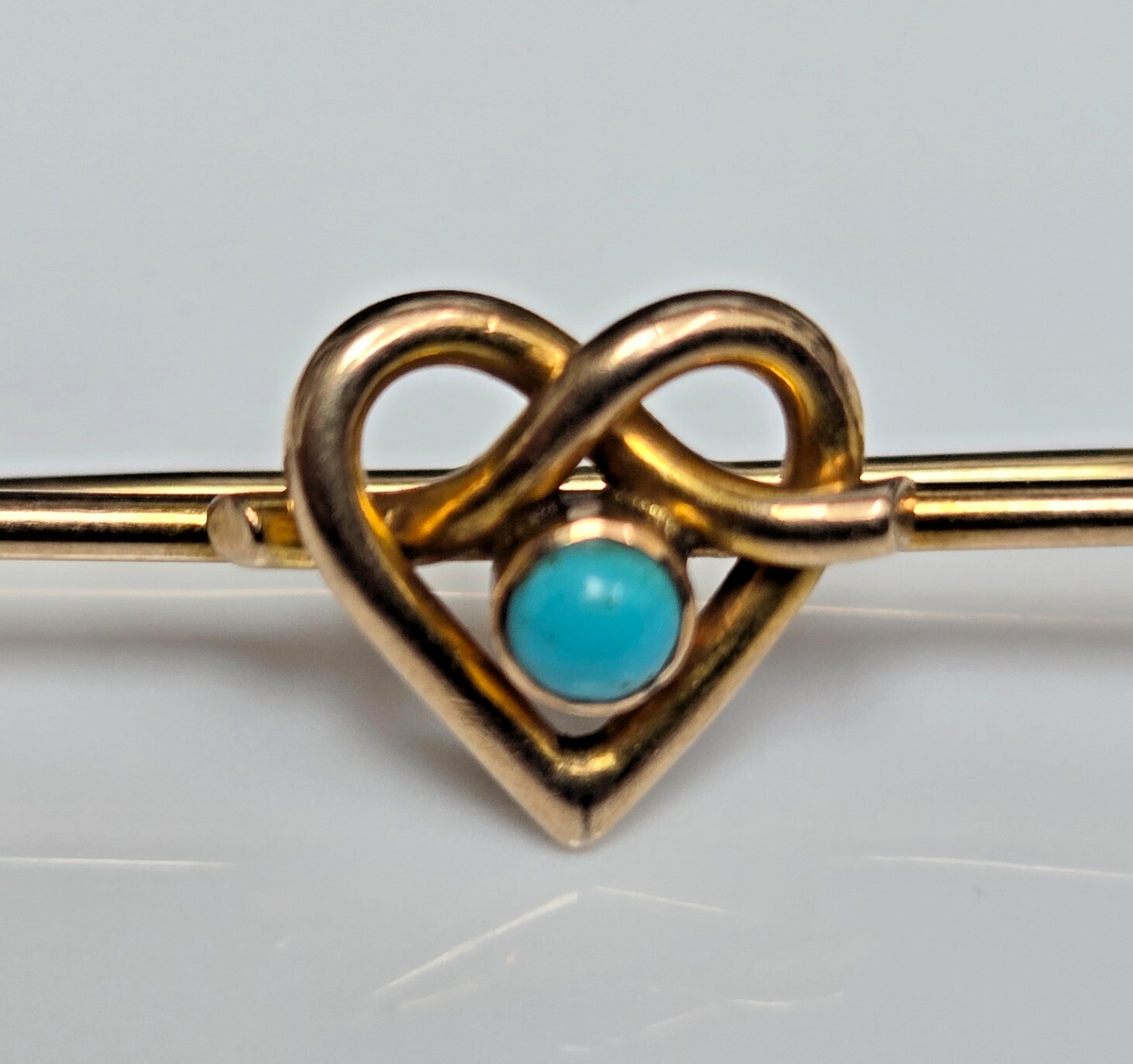 9ct Yellow Gold Heart Brooch Turquoise Stone Hallmarked Size 43mm x 10mm