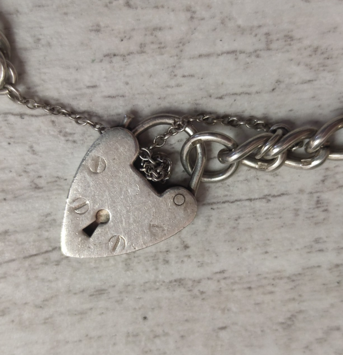 925 Sterling Silver Charm Bracelet 5 Charms 19cm Stamped Heart Padlock Cable