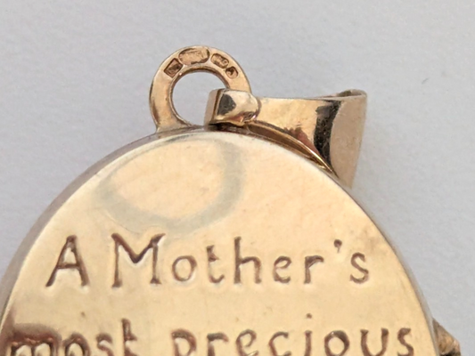 9ct Gold MUM Photo Locket Mother Keepsake Pendant Hallmarked 1.9g 23mm x 17mm