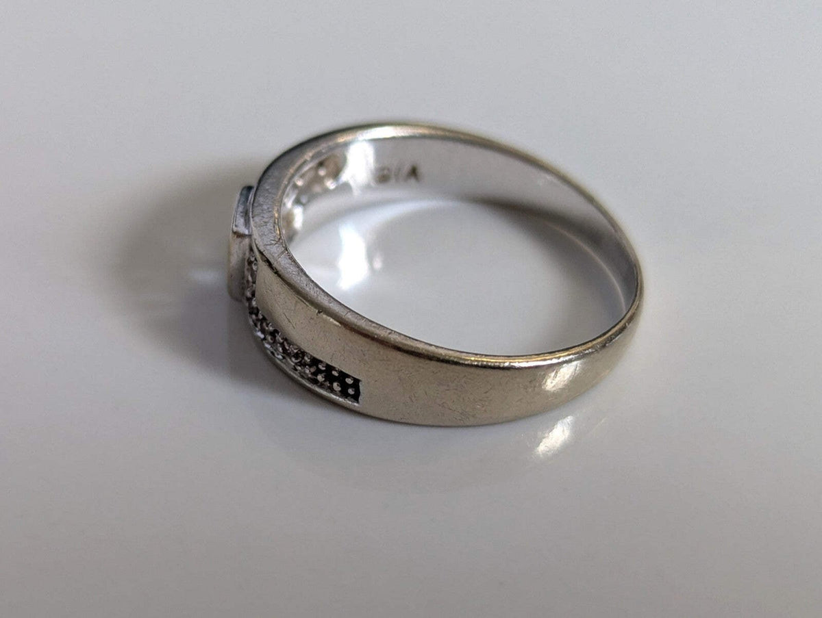 9ct White Gold Ring Topaz and Diamond Solid Band Hallmark Size M 1/2