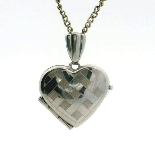 9ct White Gold Heart Locket Pendant Chequered Pattern Textured Keepsake 1.5g
